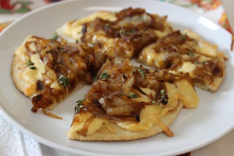 Onion Pita Pizza