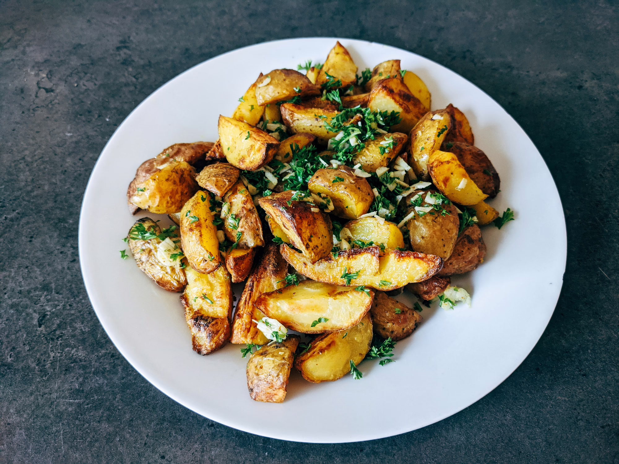 Slow Cooker Garlic Parmesan Potatoes