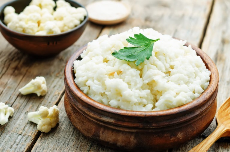 creamy cauliflower garlic rice 53142736